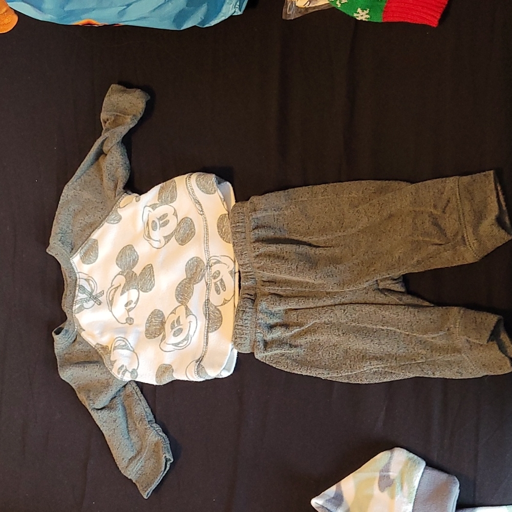 Mickey mouse clothes set